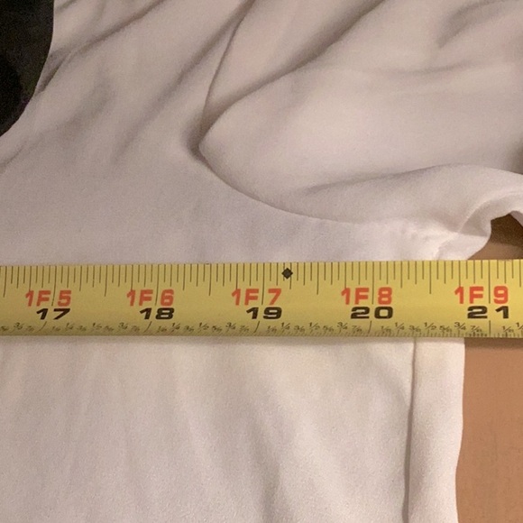 FOREVER 21 WHITE BLOUSE WITH A LEATHER  COLLAR. - Picture 11 of 14